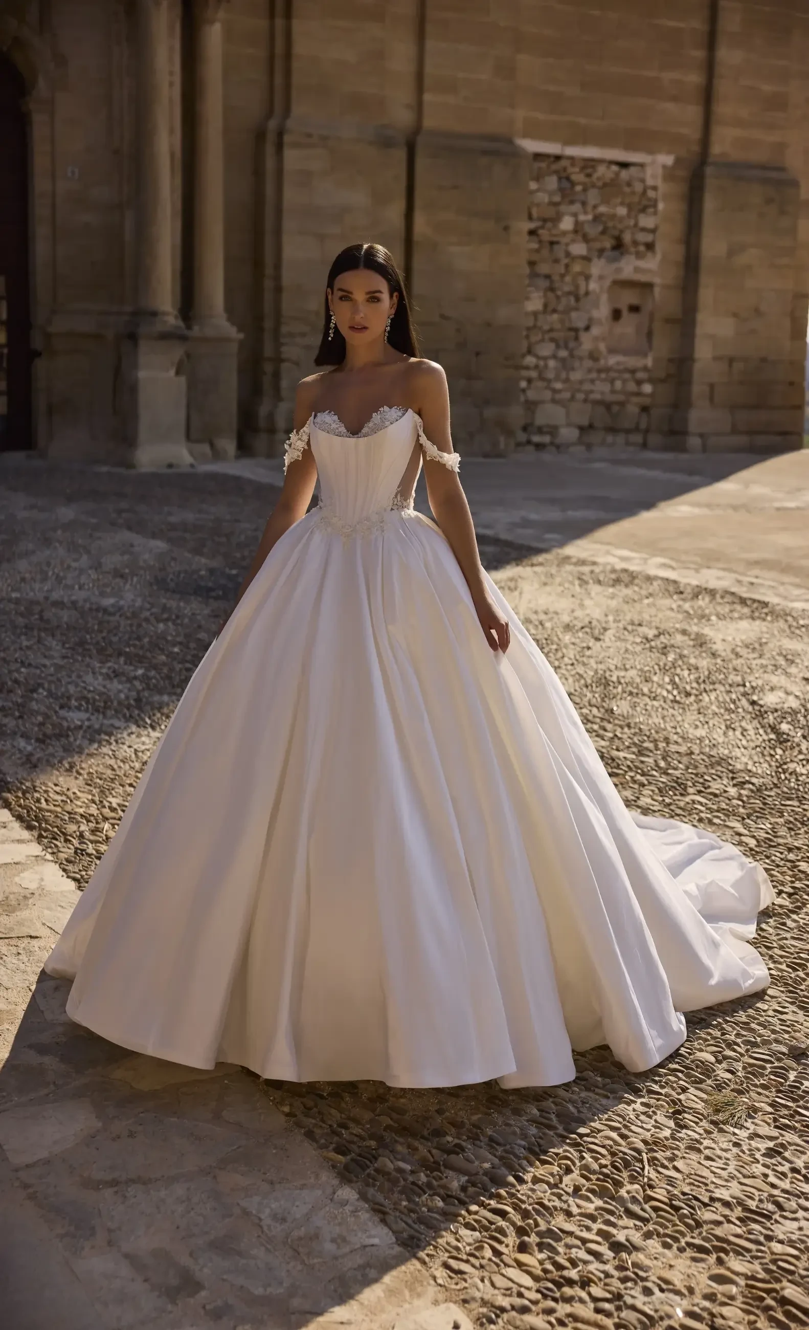 How to Choose the Perfect Bridal Gown Based on Your Wedding Season Image